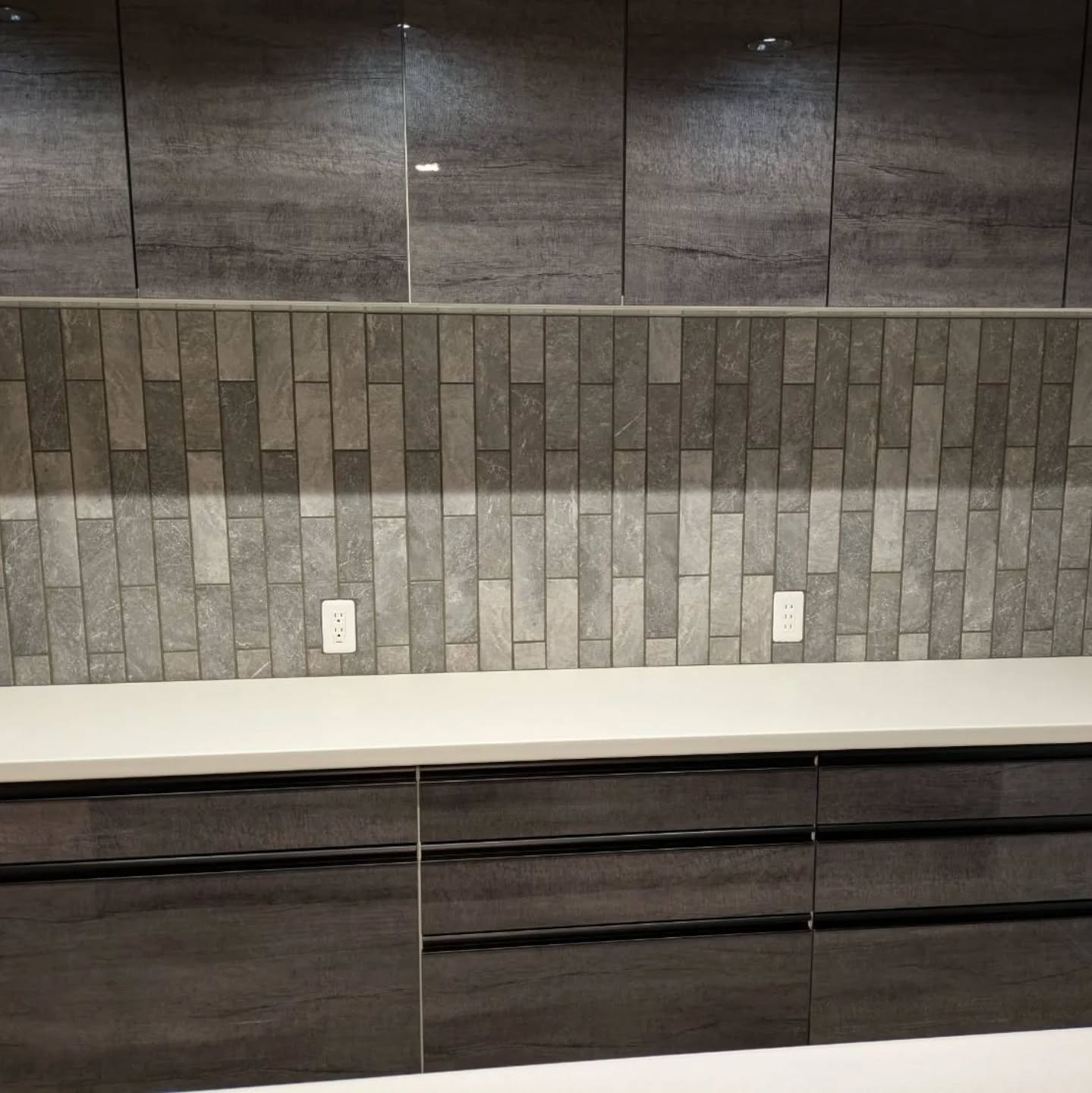 タイル張り（玄関・キッチン）