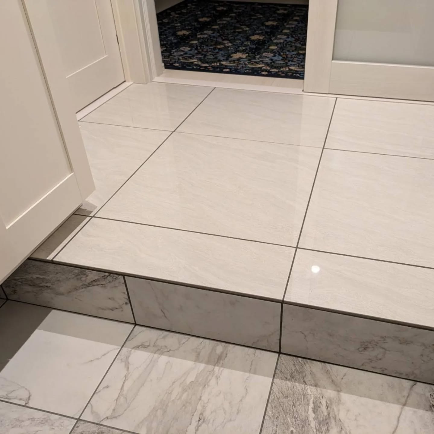 タイル張り（玄関・キッチン）