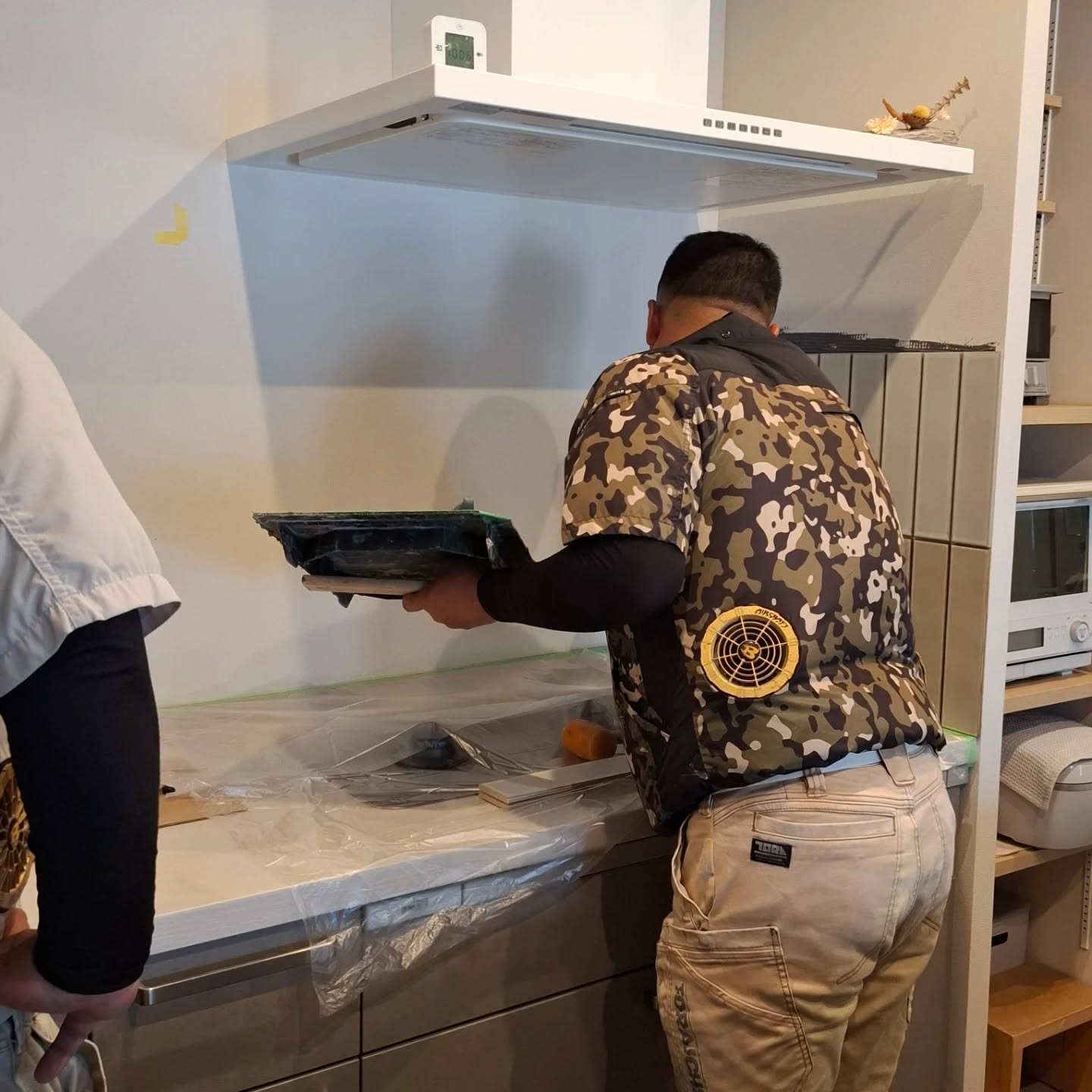 コンロ前タイル貼り