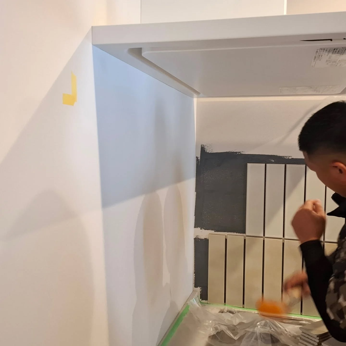 コンロ前タイル貼り