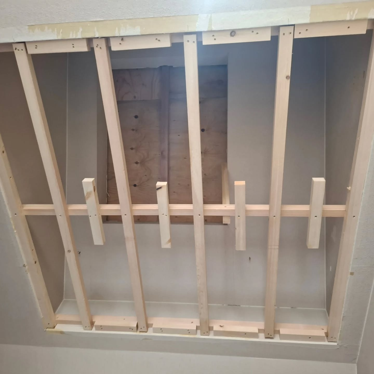 クロス貼り工事