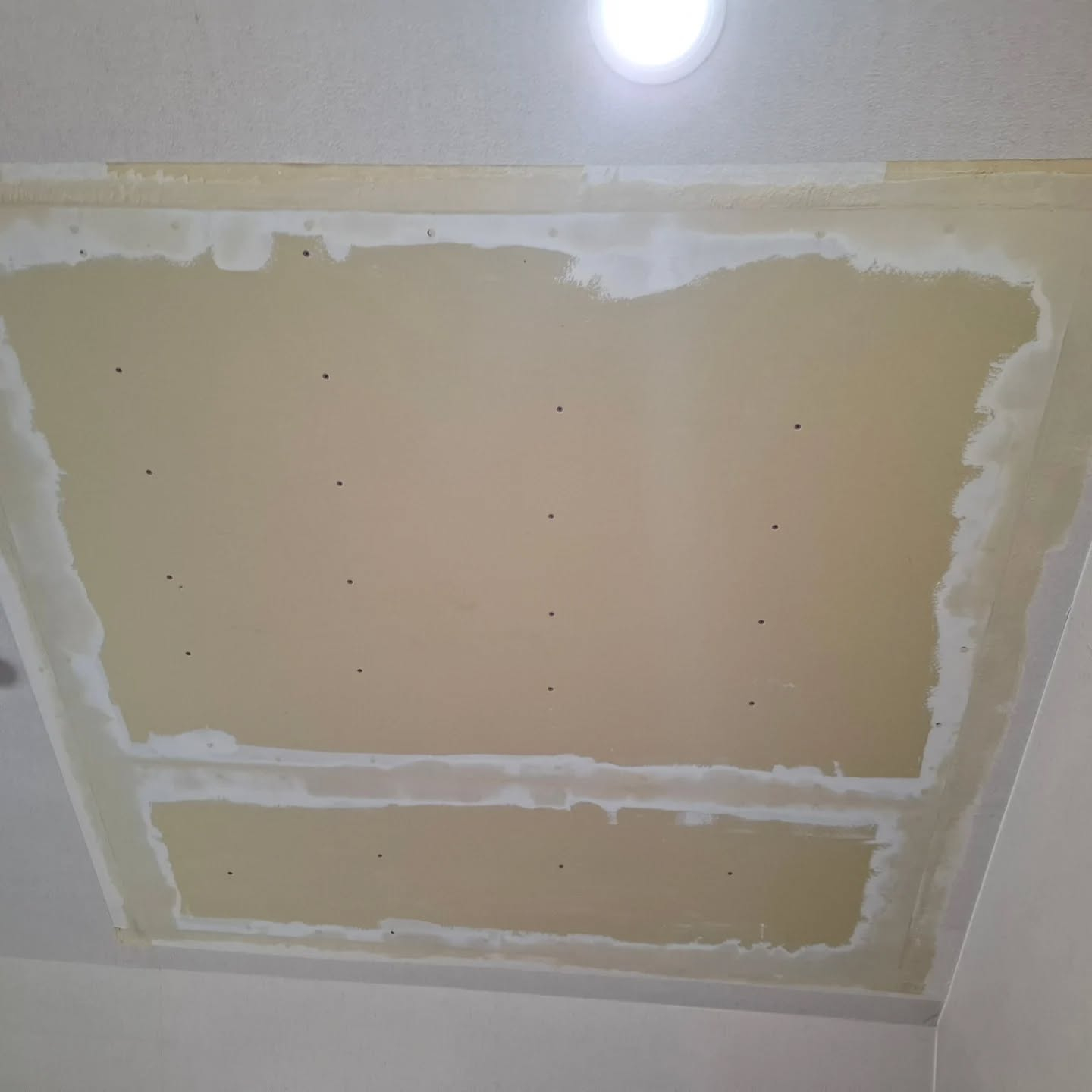 クロス貼り工事