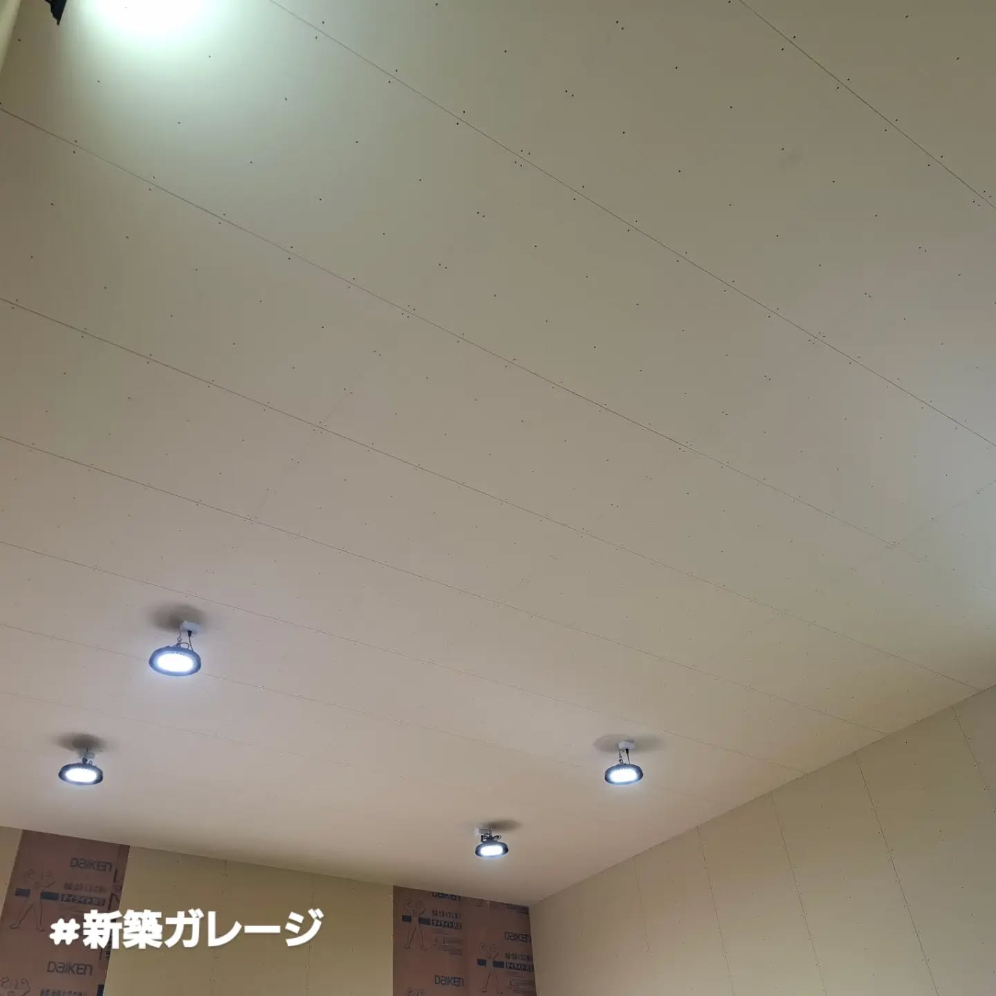 新築ガレージ