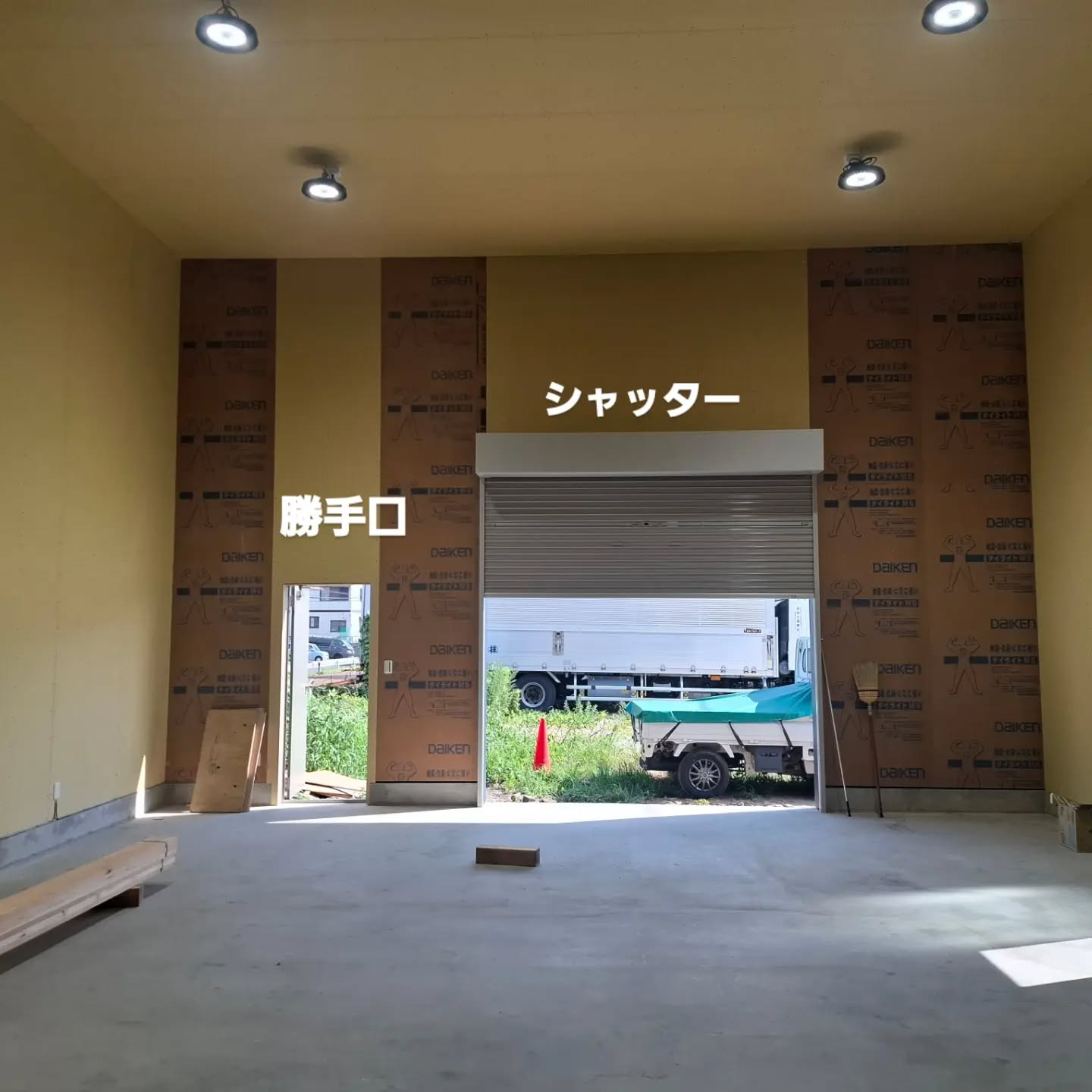 新築ガレージ