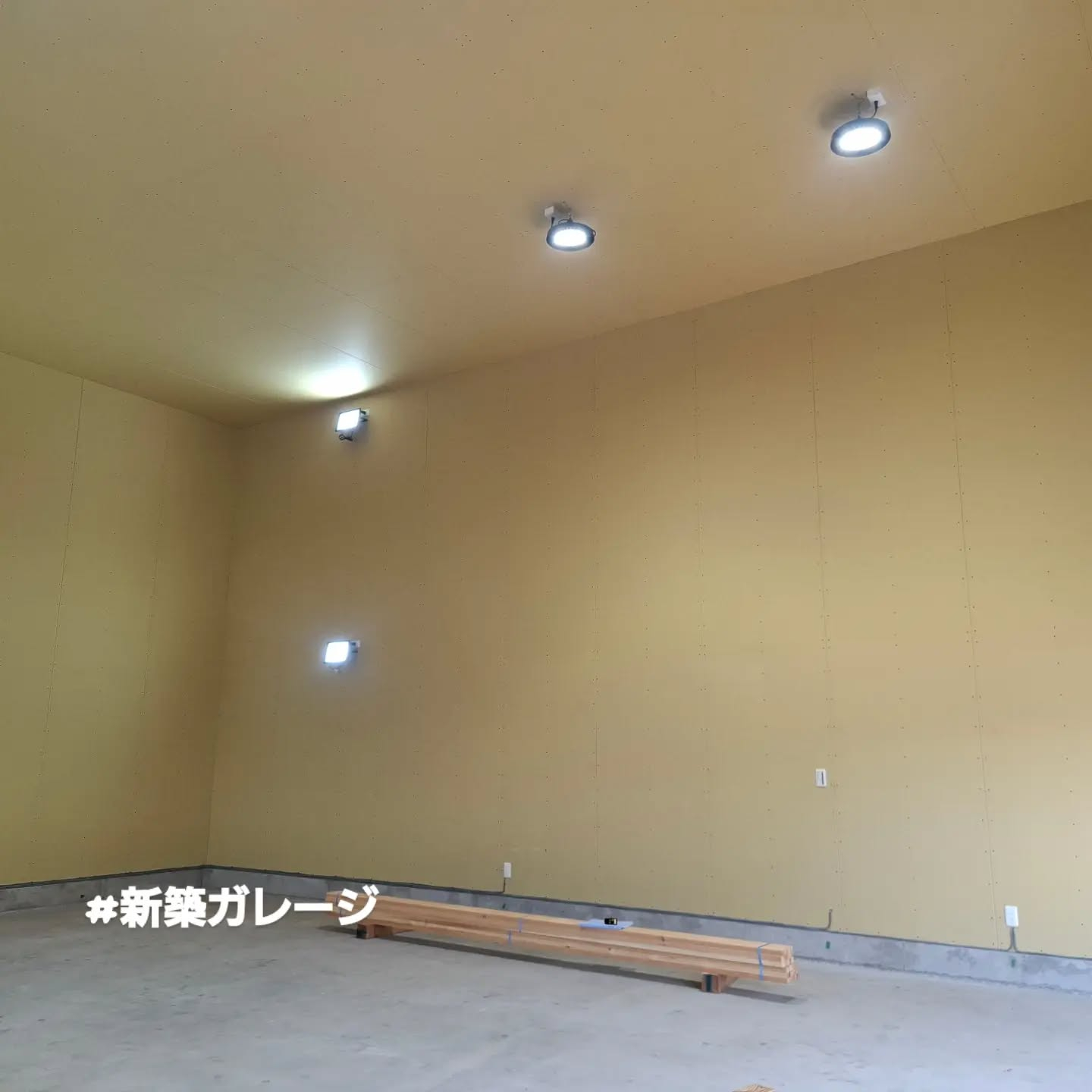 新築ガレージ
